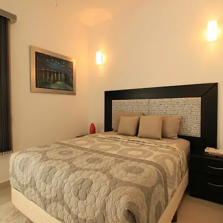 Jacuzzi On Terrace Penthouse By Olahola Apartment
